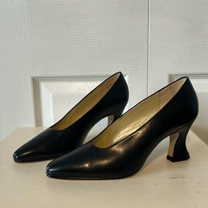 Vintage 90s Nine West Black Leather Pumps Size 6